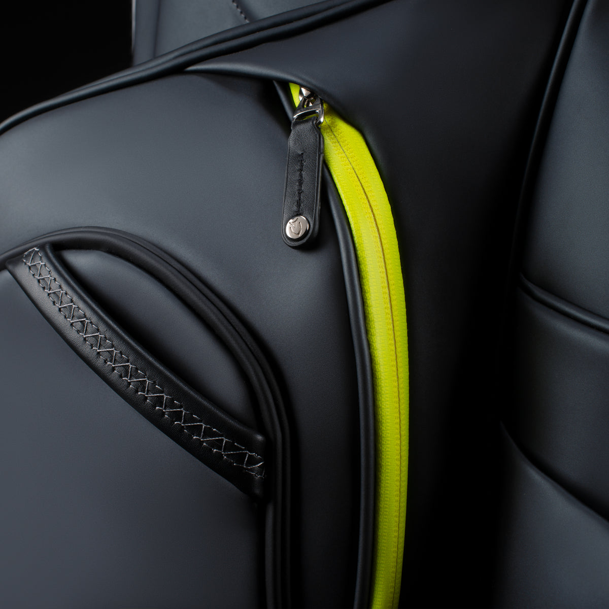 Player V Pro Stand in Amp